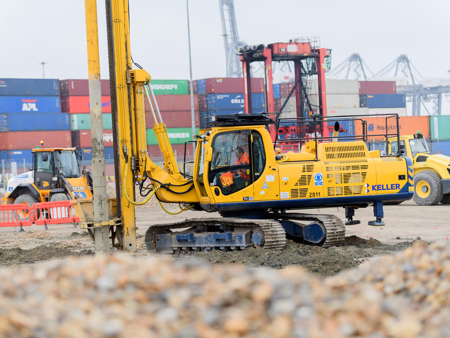 Installing vibro stone columns at Southampton docks